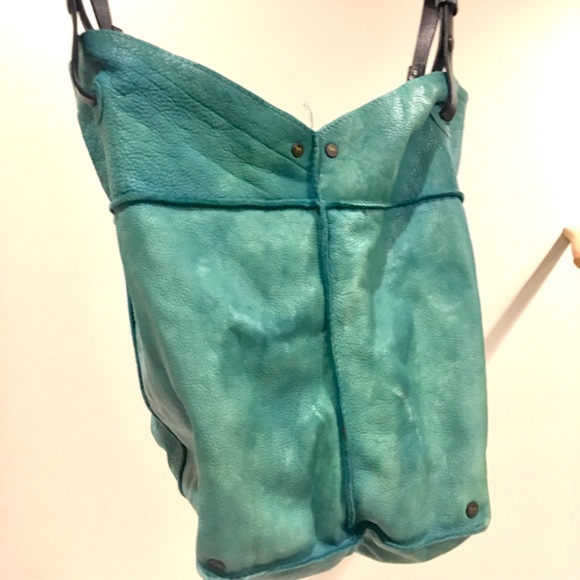 Holding Horses bright teal leather handbag - Picture 4 of 7